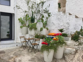 Ostuni dans le vieux bourg, maison sur la Piazzetta